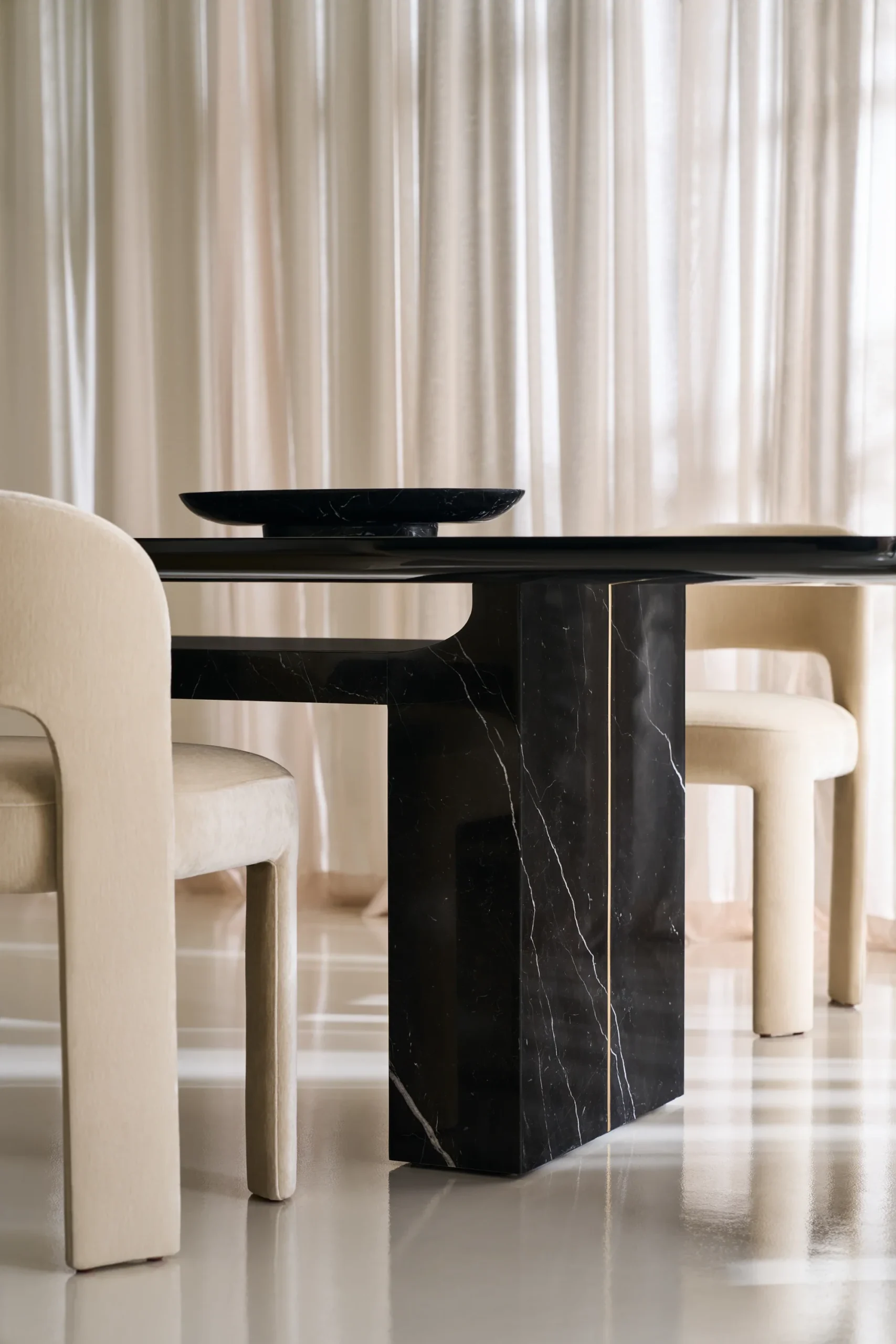 Overlac Dining Table - Image 8